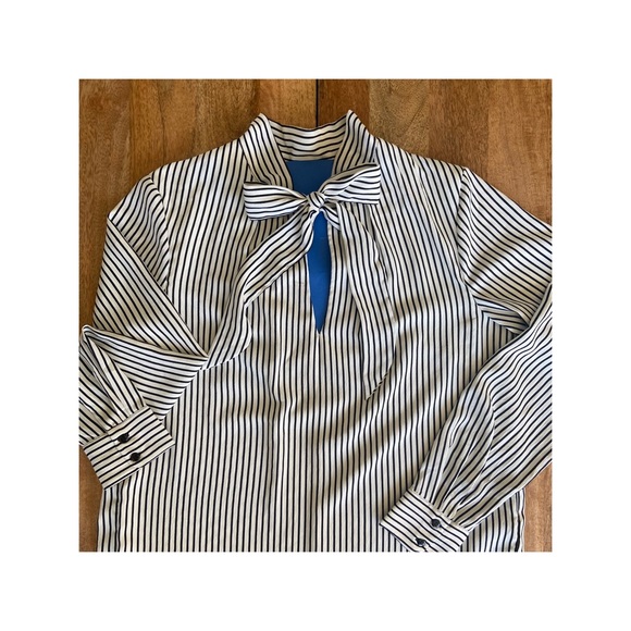 Striped Blouse with Tie Collar Size 6 - Picture 2 of 6